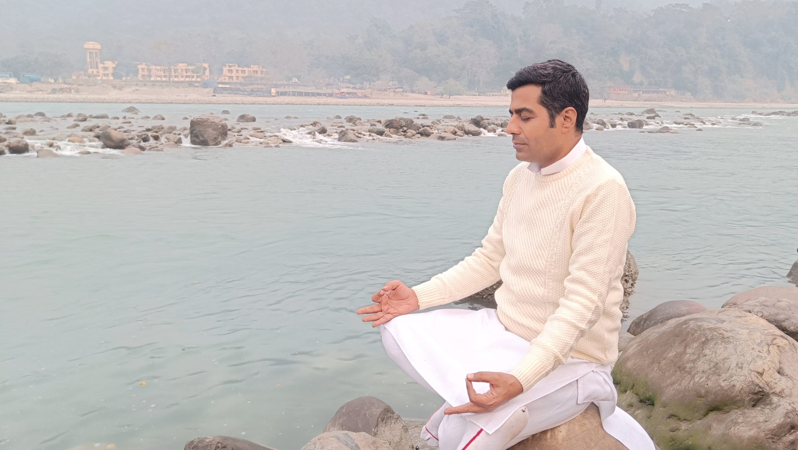 Best-yoga-instructor-meditation-Gurgaon-Delhi-Noida